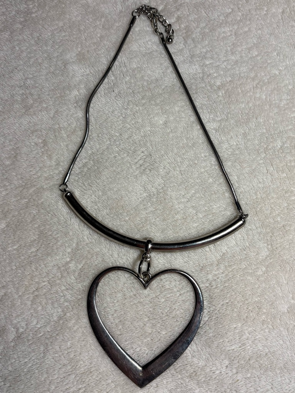 Silver heart pendant necklace